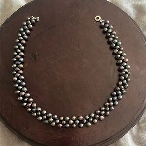 Elegant Black and Silver Cultured Pearl Necklace